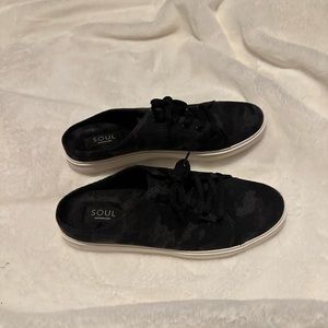 Brand new barely worn soul slip ons
